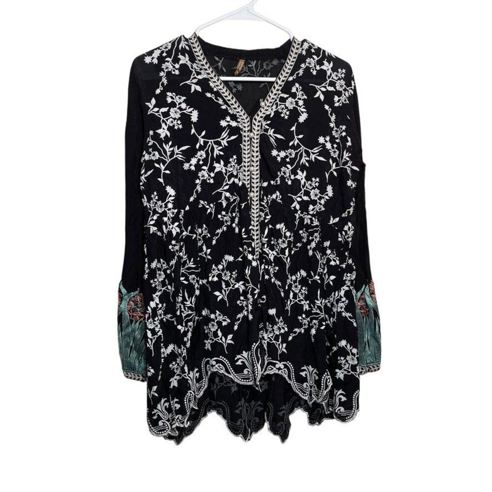Beech Tree Blouse Women's 8 Black Embroidered V-Neck Boho Artsy Shirt Top